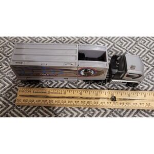 Hot Wheels Truckin' Transporters Global Surveillance- 2005